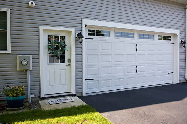 24/7 Emergency Garage Door Panel Replacement experts in Brookdale, SC